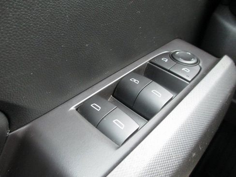 Used 2023 Chevrolet Colorado LT w/ LT Convenience Package III image 24