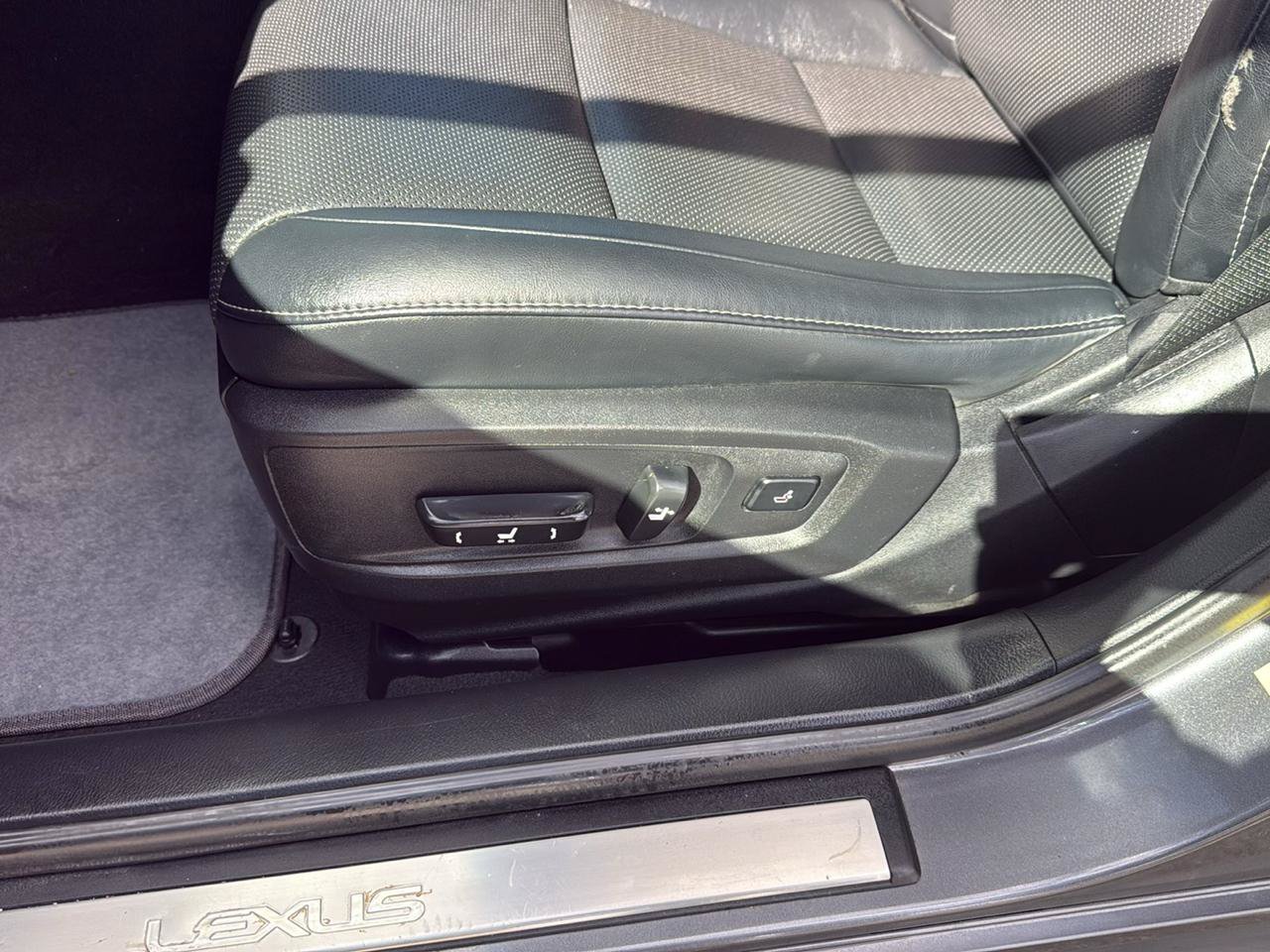 Used 2016 Lexus ES 350 w/ Accessory Package FWD image 11