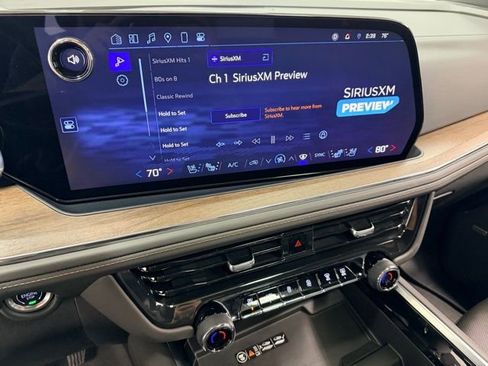 Certified 2025 Chevrolet Suburban High Country image 14