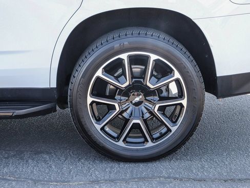 Used 2022 Chevrolet Tahoe RST w/ Luxury Package RWD image 8