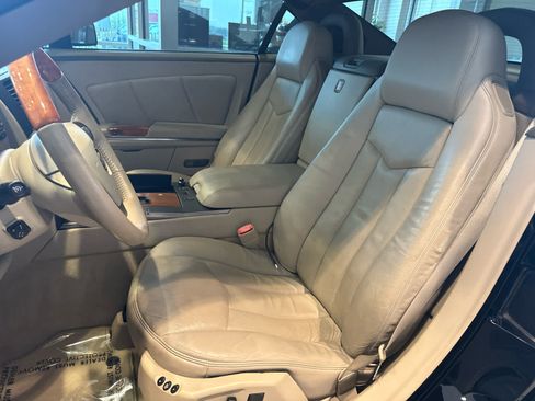 Used 2004 Cadillac XLR RWD image 8
