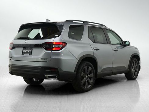 Used 2025 Honda Pilot Sport image 5