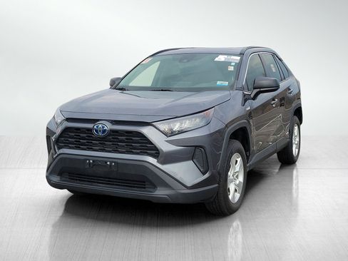 Used 2021 Toyota RAV4 LE AWD/4WD image 2