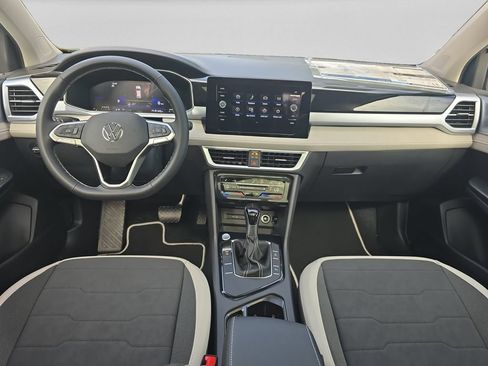 New 2026 Volkswagen Taos SE FWD image 16