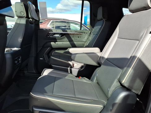 New 2026 Chevrolet Suburban Premier image 17