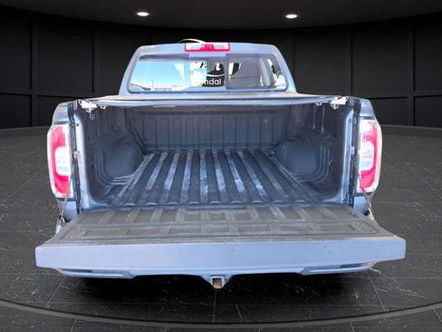 Used 2017 GMC Canyon SLT w/ Driver Alert Package AWD/4WD image 25