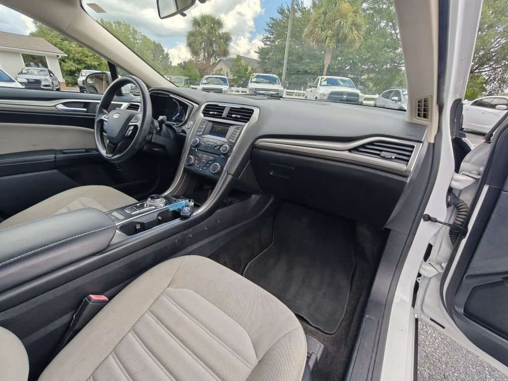 Used 2018 Ford Fusion S FWD image 37
