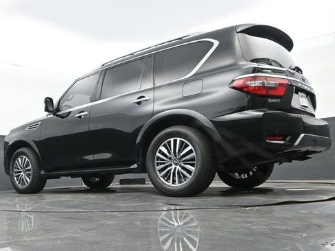 Used 2024 Nissan Armada SL w/ Captain's Chairs Package AWD/4WD image 10