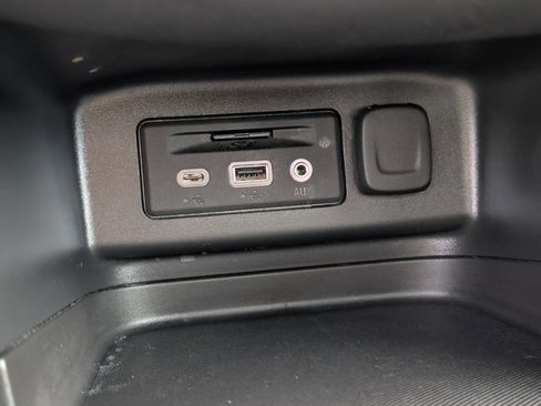 Used 2021 Chevrolet Equinox LT image 22