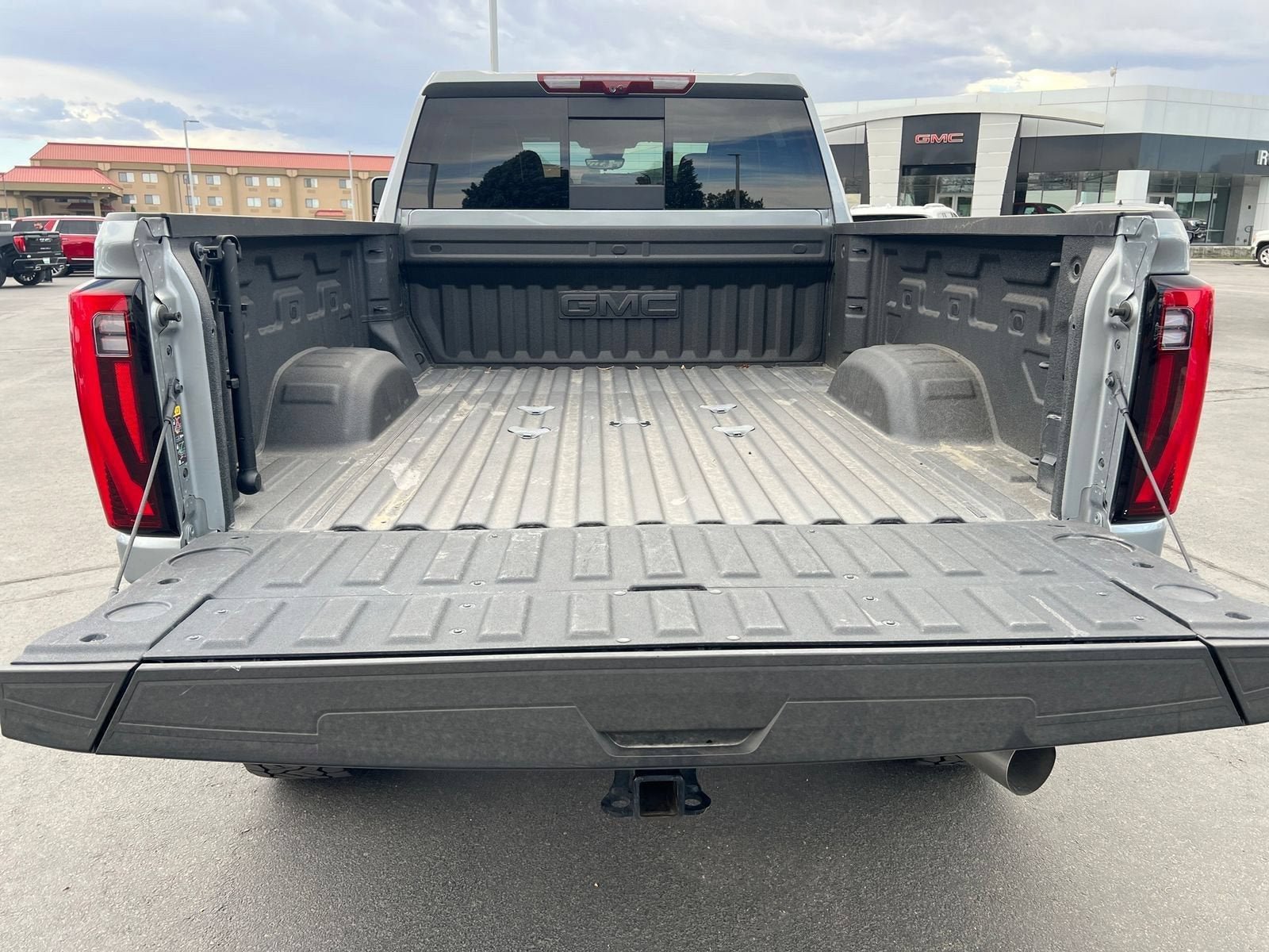 Used 2025 GMC Sierra 2500 Denali Ultimate AWD/4WD image 18