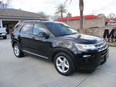 Used 2018 Ford Explorer XLT w/ Equipment Group 202A image 17