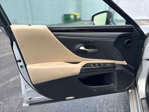 Used 2021 Lexus ES 250 w/ Premium Package AWD/4WD image 16