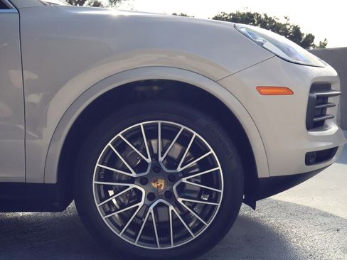 Certified 2023 Porsche Cayenne image 11