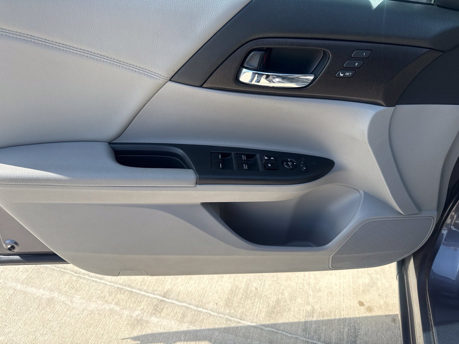 Used 2014 Honda Accord EX-L image 9