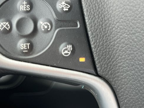Used 2019 Buick Envision Essence FWD image 21