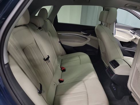 Used 2019 Audi e-tron Premium Plus image 20