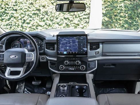 Used 2024 Ford Expedition XLT AWD/4WD image 11