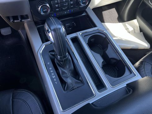 Used 2015 Ford F150 Lariat image 26