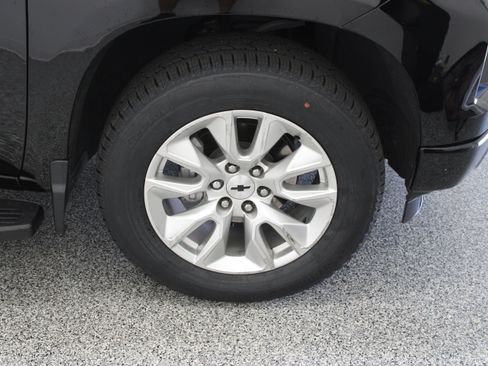 Used 2024 Chevrolet Silverado 1500 Custom RWD image 5