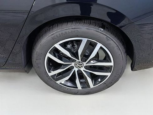 New 2026 Volkswagen Jetta SE FWD image 30