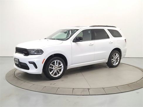 Used 2023 Dodge Durango GT image 3