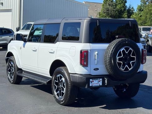 New 2025 Ford Bronco Outer Banks image 16
