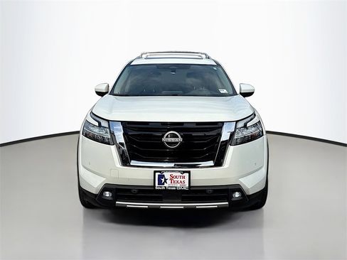 Used 2022 Nissan Pathfinder SL w/ SL Premium Package image 2