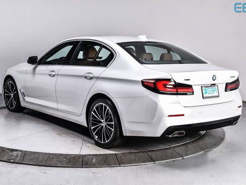 Used 2022 BMW 530i xDrive w/ Convenience Package image 4