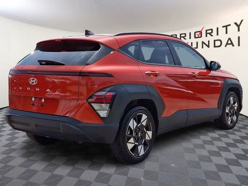 Used 2024 Hyundai Kona SEL FWD image 4