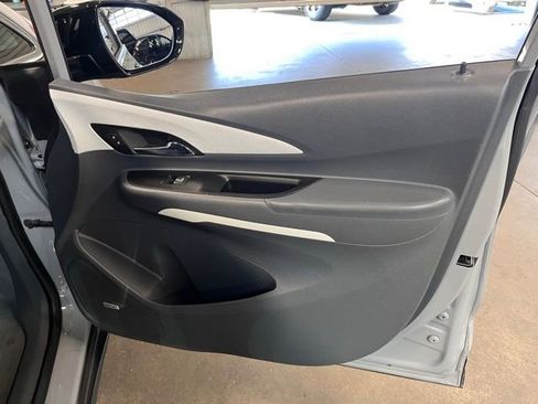 Used 2020 Chevrolet Bolt Premier w/ Infotainment Package image 12