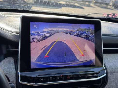 Used 2022 Jeep Compass Latitude image 14