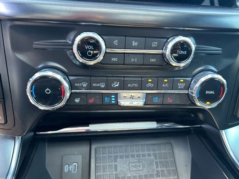 Certified 2022 Ford F150 Platinum w/ Equipment Group 701A High AWD/4WD image 33