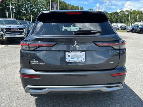 Used 2025 Mitsubishi Outlander SE FWD image 6