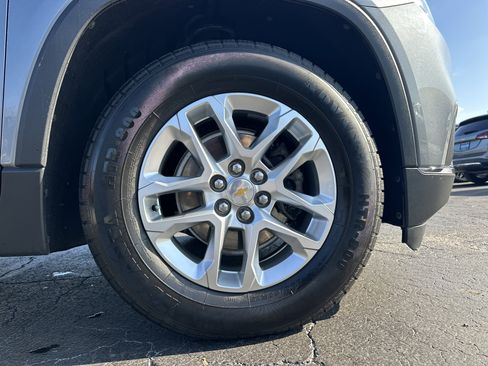 Used 2021 Chevrolet Traverse LT image 13