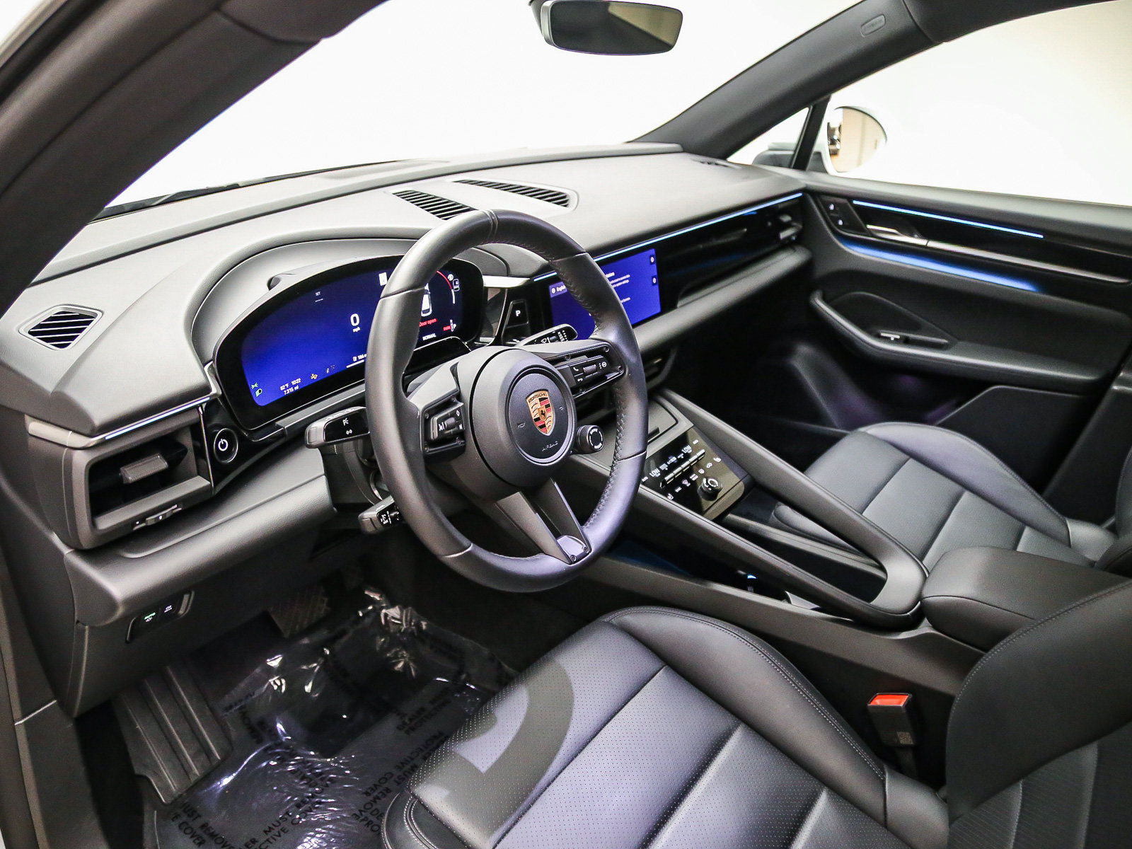 Certified 2026 Porsche Macan Electric RWD image 4