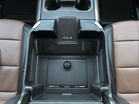 Used 2024 Chevrolet Silverado 3500 High Country w/ High Country Premium Package image 28