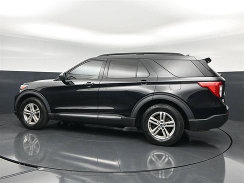 Used 2021 Ford Explorer XLT w/ Equipment Group 202A RWD image 8