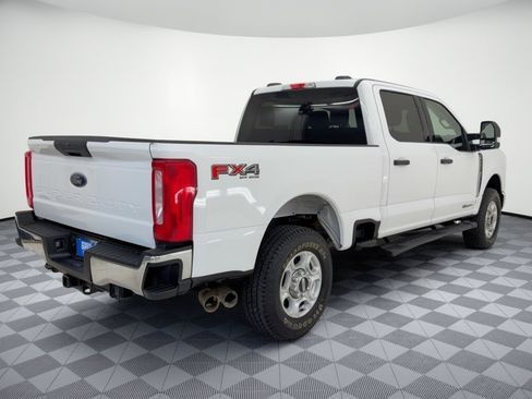 Used 2025 Ford F250 XLT w/ FX4 Off-Road Package AWD/4WD image 9
