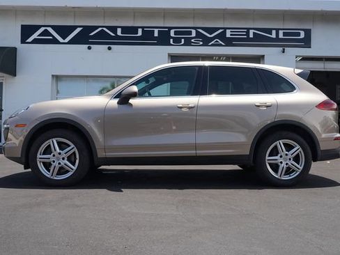 Used 2016 Porsche Cayenne AWD/4WD image 4