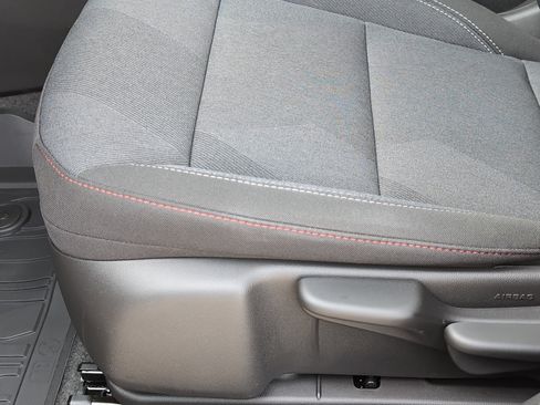 New 2026 Chevrolet Trax RS w/ Sunroof Package FWD image 15