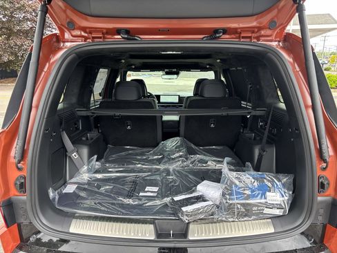 Used 2025 Hyundai Santa Fe Calligraphy image 4