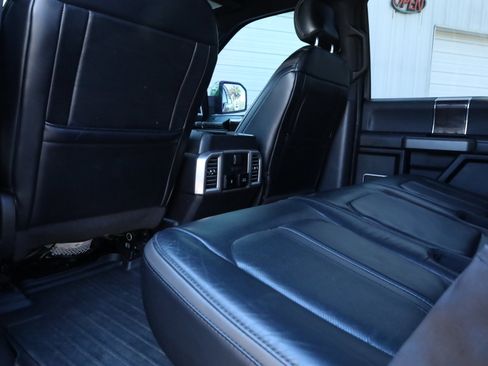 Used 2017 Ford F150 Platinum image 29