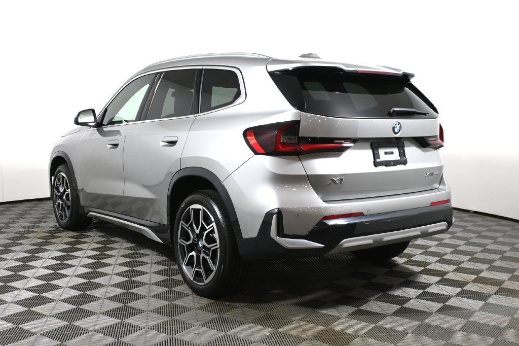 Certified 2025 BMW X1 xDrive28i w/ Technology Package AWD/4WD image 5