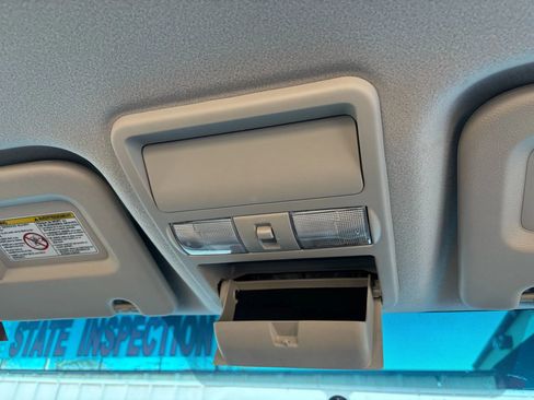 Used 2016 Nissan NV 1500 SV image 37