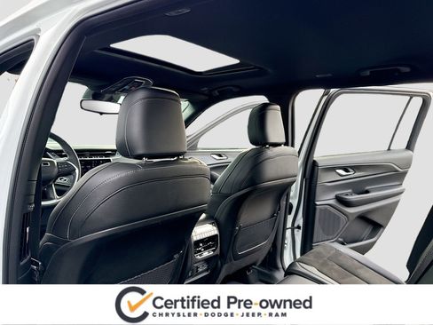 Used 2024 Jeep Grand Cherokee L Altitude image 7