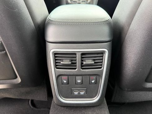 Used 2022 Chrysler 300 Touring L w/ Popular Equipment Group AWD/4WD image 22