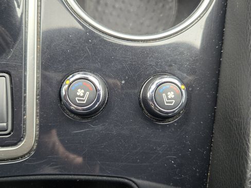 Used 2023 Nissan Maxima SR w/ Sport Mat Group image 25