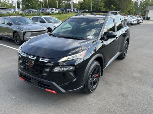 Used 2025 Nissan Rogue SV AWD/4WD image 5