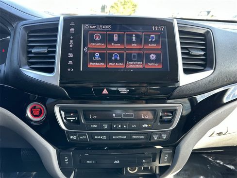 Used 2017 Honda Pilot Touring image 27
