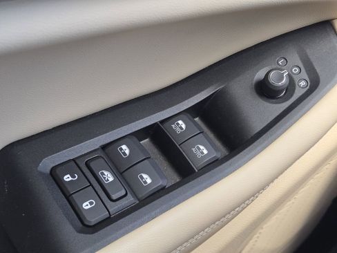 Used 2023 Jeep Grand Cherokee Limited image 33